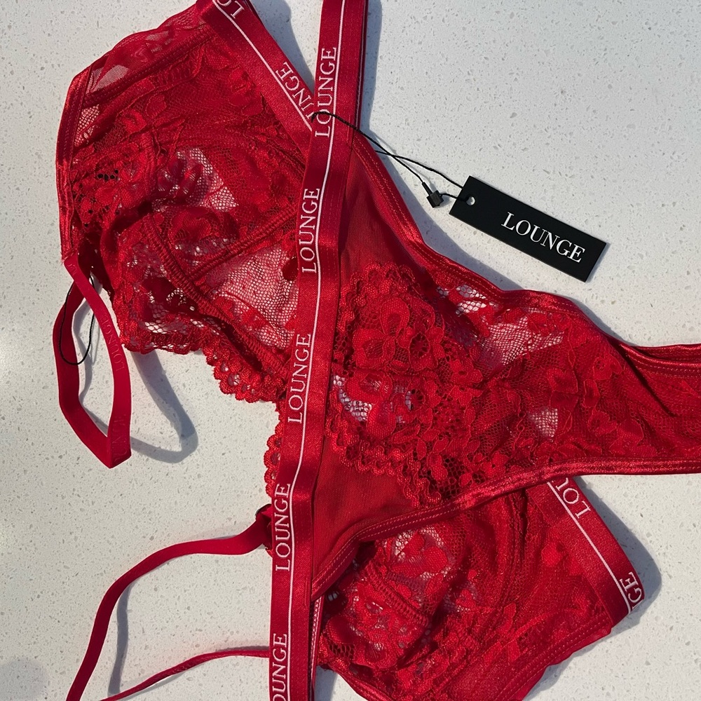 NWT Lounge Vogue Balcony Set
❤️💘🌹 - Picture 13 of 14